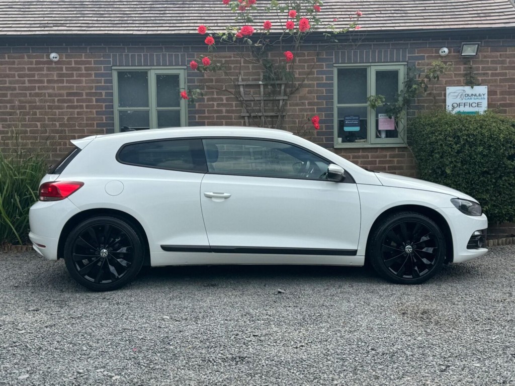 VOLKSWAGEN SCIROCCO 2.0 TDI BlueMotion Tech GT Euro 5 (s/s) 3dr (Leather, Nav) 2013