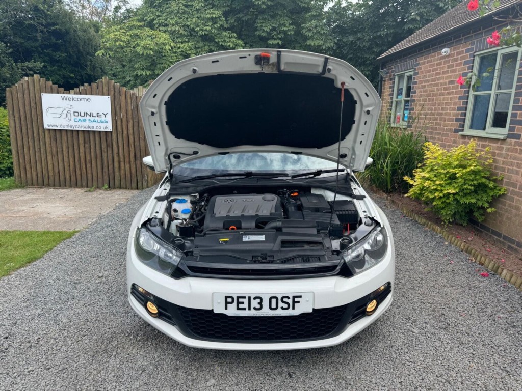 VOLKSWAGEN SCIROCCO 2.0 TDI BlueMotion Tech GT Euro 5 (s/s) 3dr (Leather, Nav) 2013