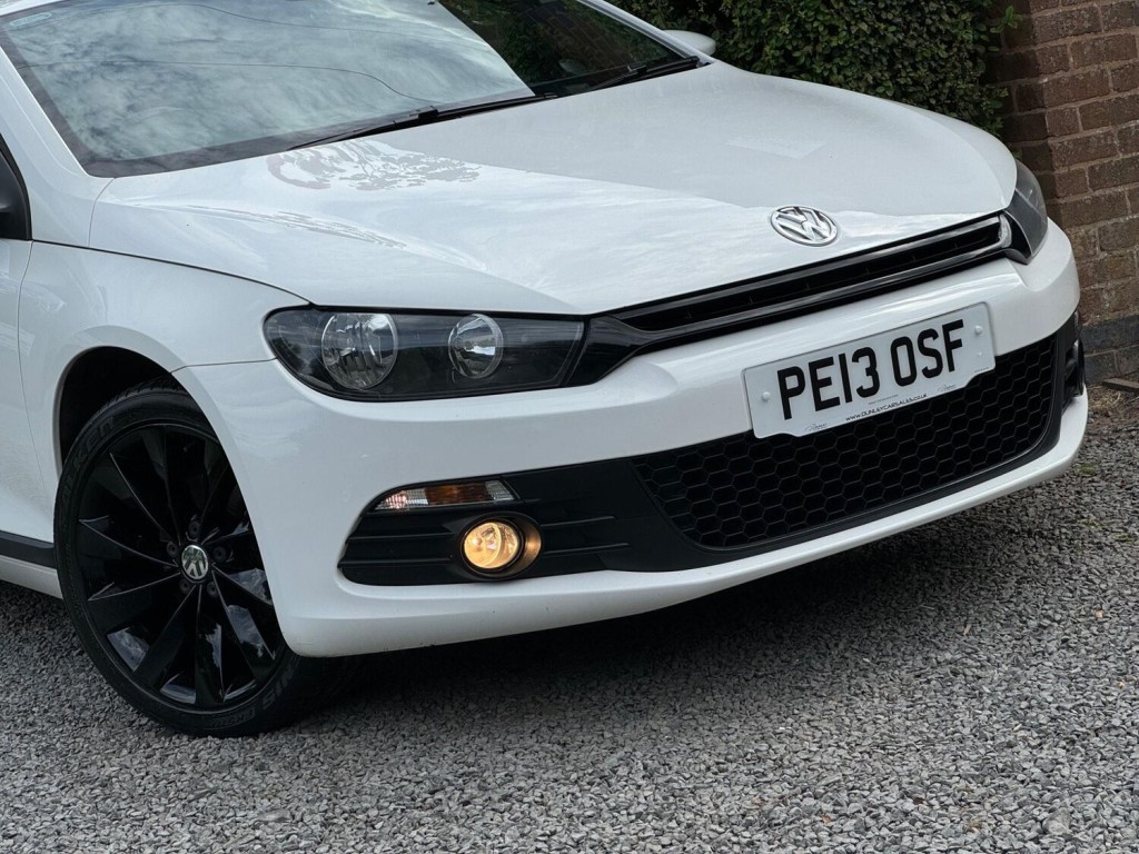VOLKSWAGEN SCIROCCO 2.0 TDI BlueMotion Tech GT Euro 5 (s/s) 3dr (Leather, Nav) 2013