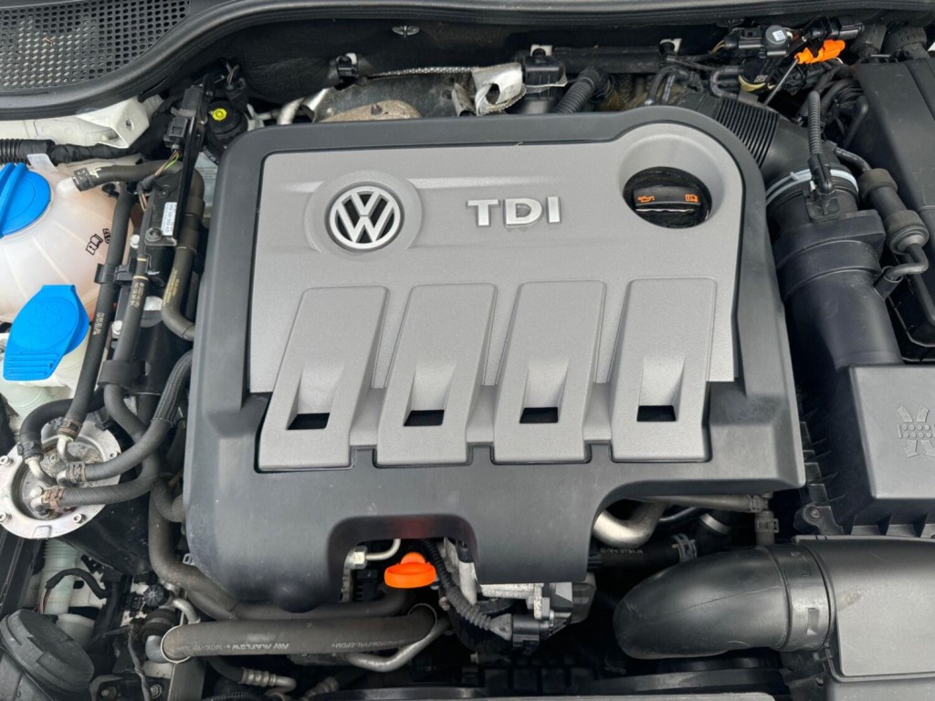 VOLKSWAGEN SCIROCCO 2.0 TDI BlueMotion Tech GT Euro 5 (s/s) 3dr (Leather, Nav) 2013