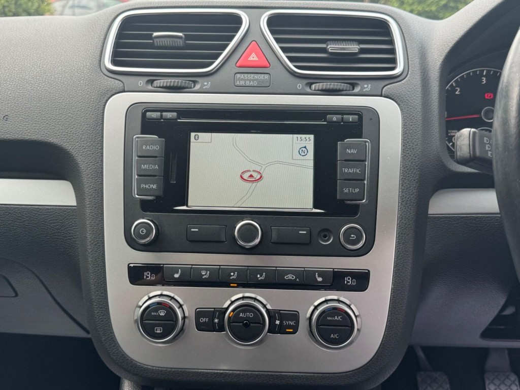 VOLKSWAGEN SCIROCCO 2.0 TDI BlueMotion Tech GT Euro 5 (s/s) 3dr (Leather, Nav) 2013