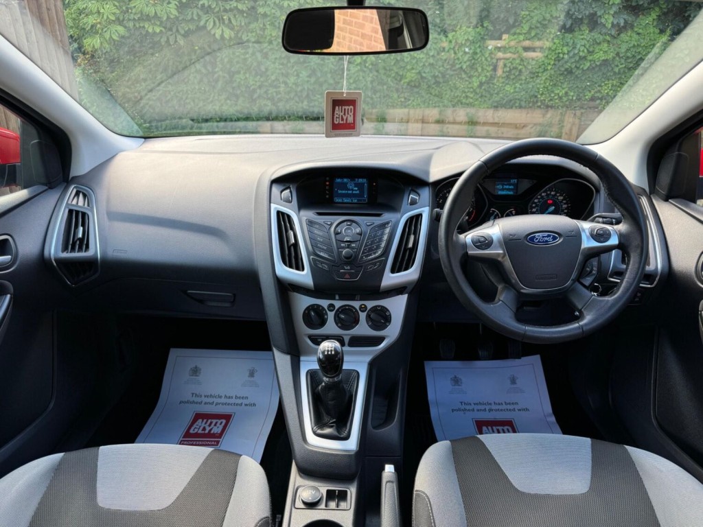 FORD FOCUS 1.6 Zetec Euro 5 5dr 2012