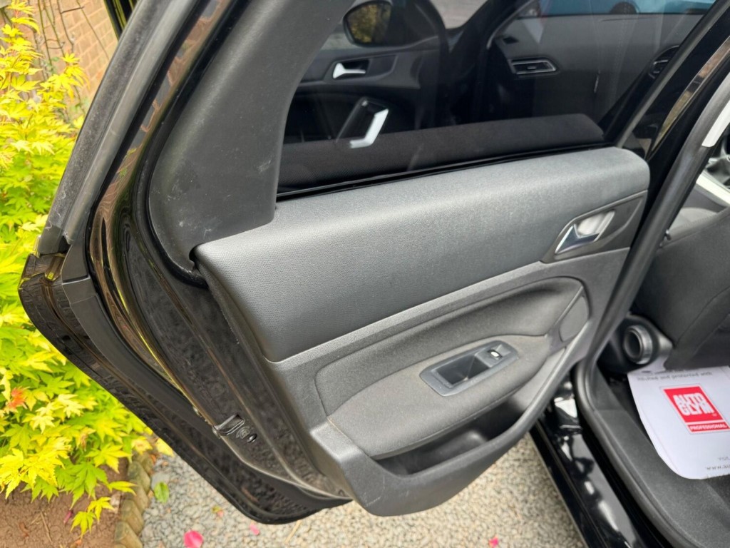 PEUGEOT 308 1.6 BlueHDi Allure Euro 6 (s/s) 5dr 2015