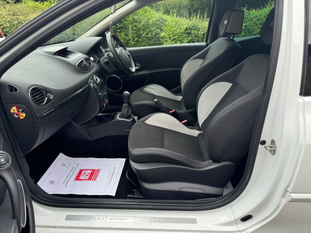RENAULT CLIO 2.0 Renaultsport Euro 5 3dr 2011