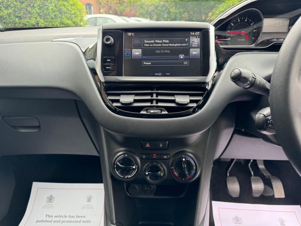 PEUGEOT 208 1.2 VTi PureTech Active Euro 6 5dr 2015