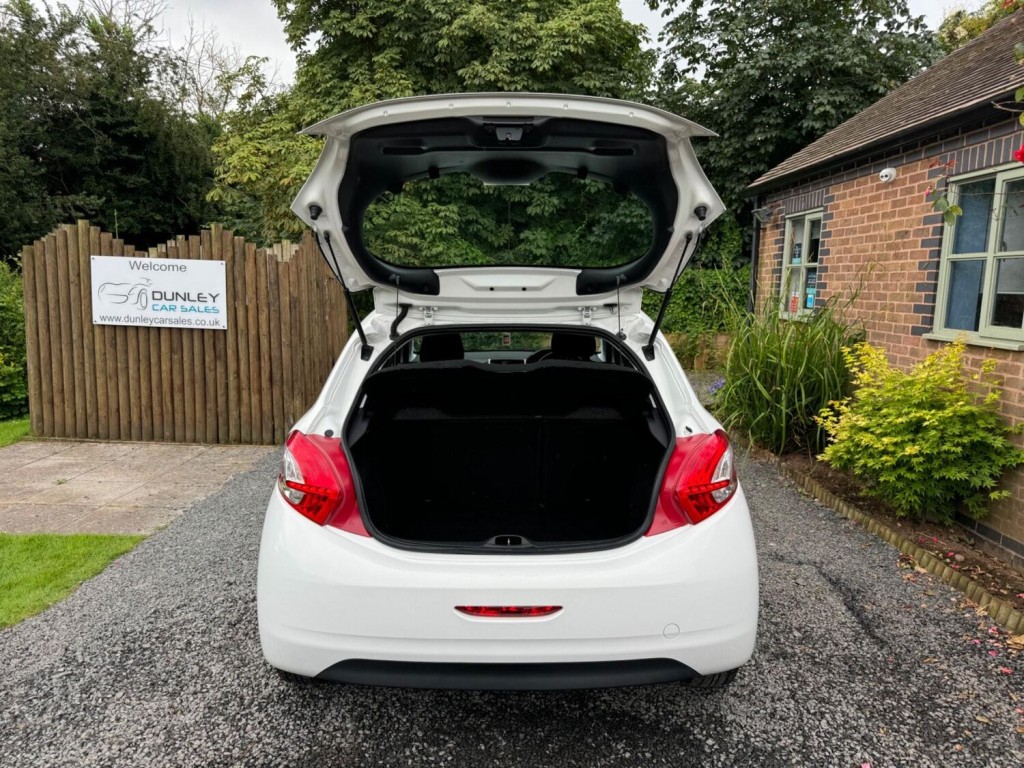 PEUGEOT 208 1.2 VTi PureTech Active Euro 6 5dr 2015