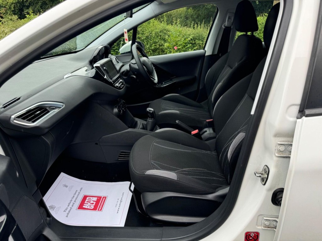 PEUGEOT 208 1.2 VTi PureTech Active Euro 6 5dr 2015