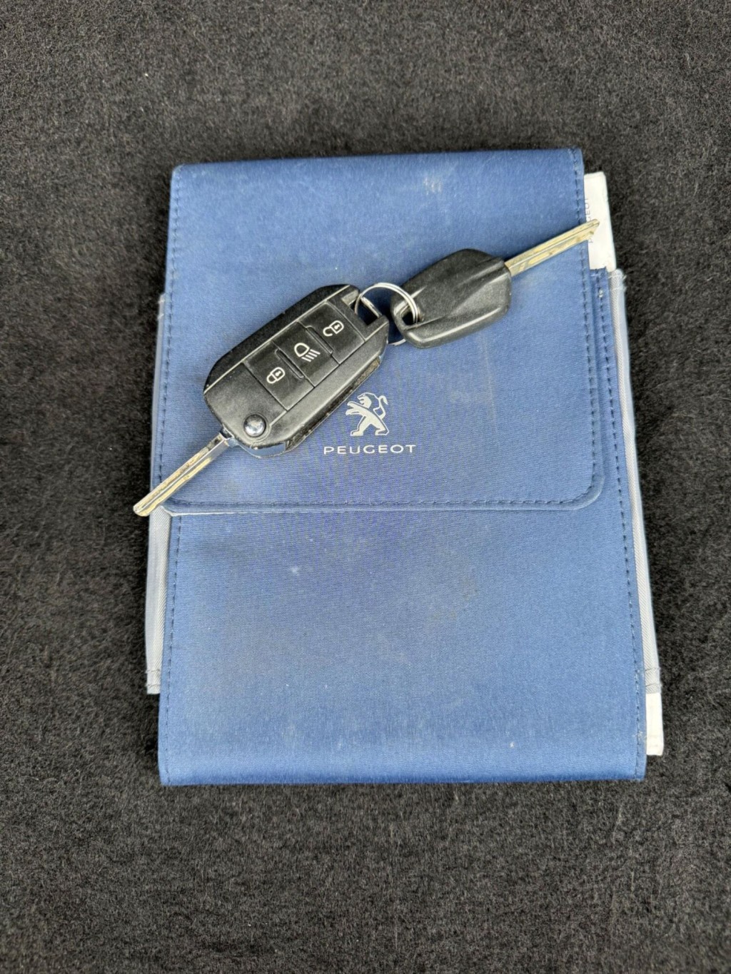 PEUGEOT 208 1.2 VTi PureTech Active Euro 6 5dr 2015