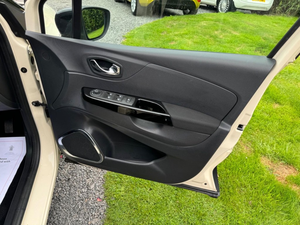 RENAULT CAPTUR 1.5 dCi ENERGY Dynamique Nav Euro 6 (s/s) 5dr 2015