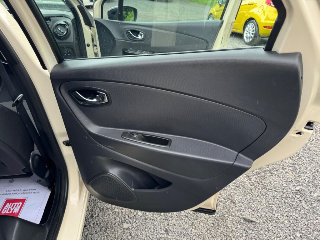 RENAULT CAPTUR 1.5 dCi ENERGY Dynamique Nav Euro 6 (s/s) 5dr 2015