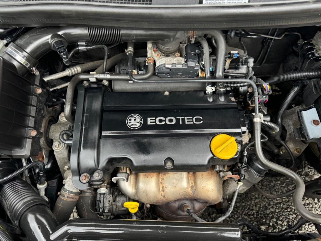 VAUXHALL CORSA 1.4i 16v SXi 3dr 2009