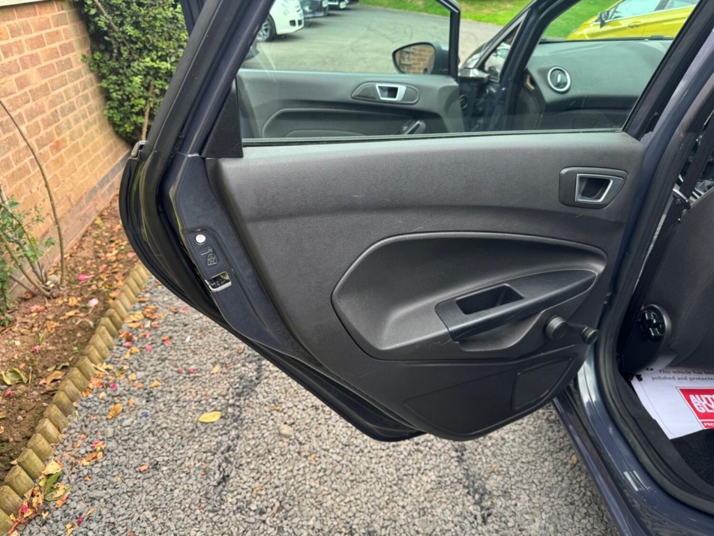 FORD FIESTA 1.5 TDCi Zetec Euro 5 5dr 2014