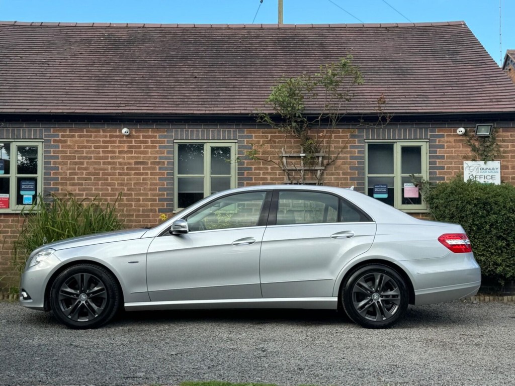 MERCEDES-BENZ E CLASS 2.1 E220 CDI BlueEfficiency Avantgarde Tiptronic Euro 5 4dr 2010