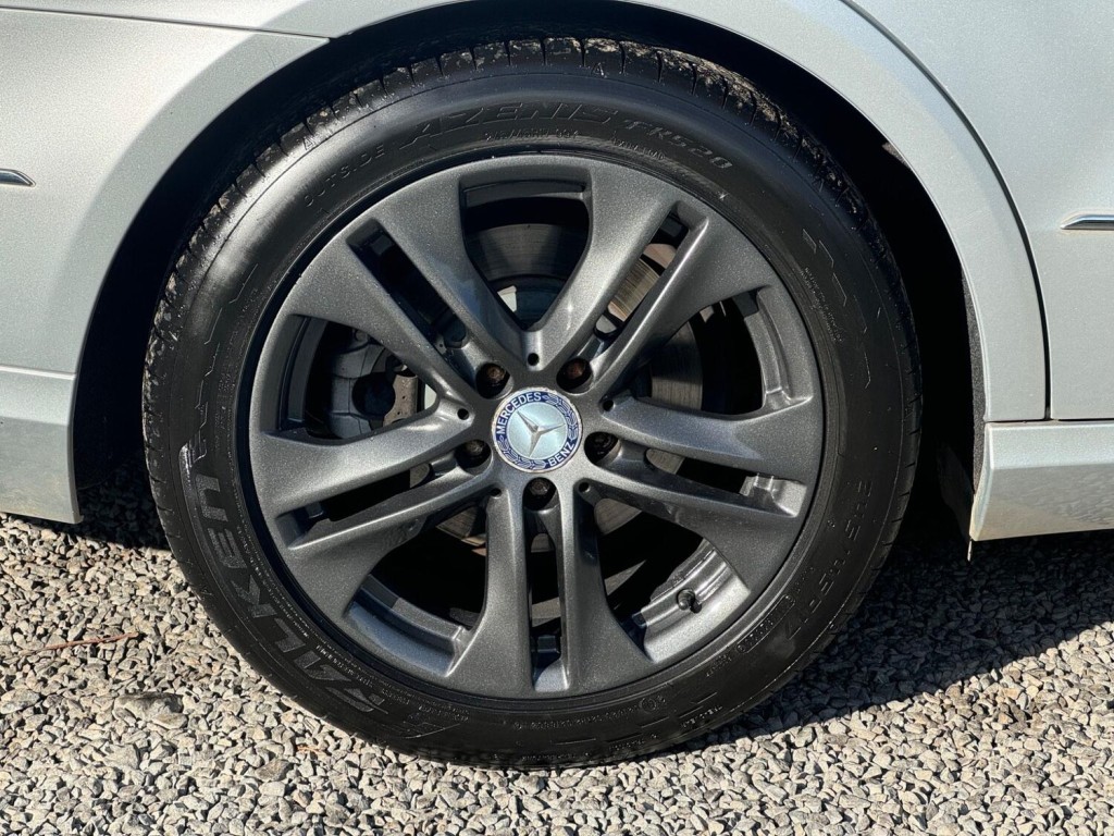 MERCEDES-BENZ E CLASS 2.1 E220 CDI BlueEfficiency Avantgarde Tiptronic Euro 5 4dr 2010