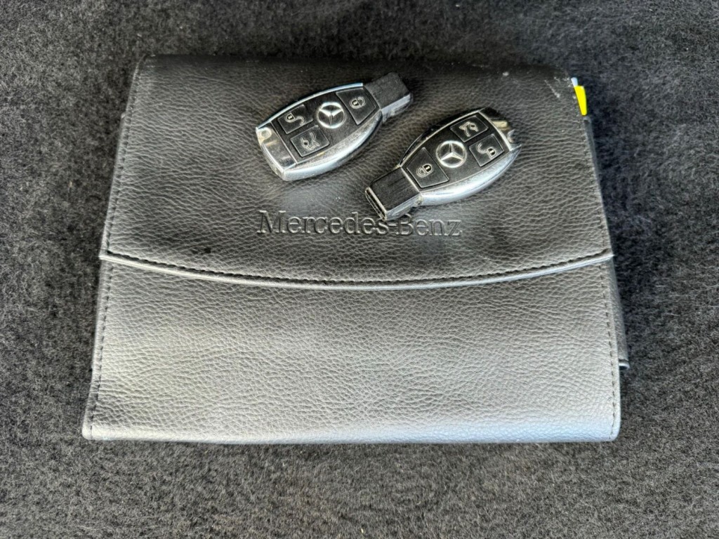 MERCEDES-BENZ E CLASS 2.1 E220 CDI BlueEfficiency Avantgarde Tiptronic Euro 5 4dr 2010