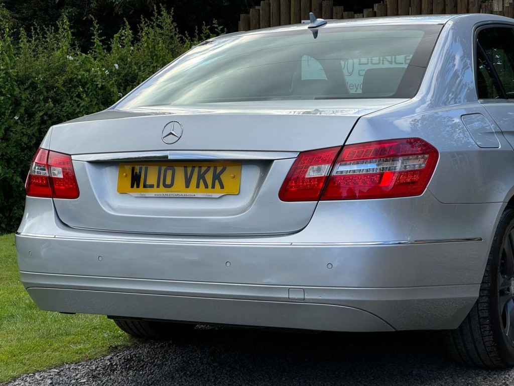 MERCEDES-BENZ E CLASS 2.1 E220 CDI BlueEfficiency Avantgarde Tiptronic Euro 5 4dr 2010