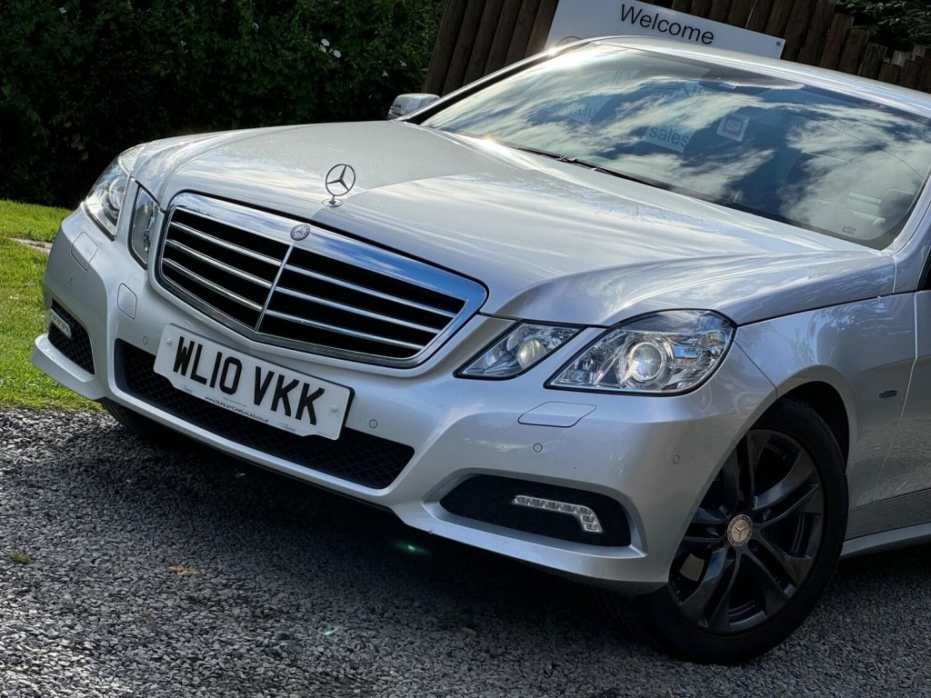 MERCEDES-BENZ E CLASS 2.1 E220 CDI BlueEfficiency Avantgarde Tiptronic Euro 5 4dr 2010