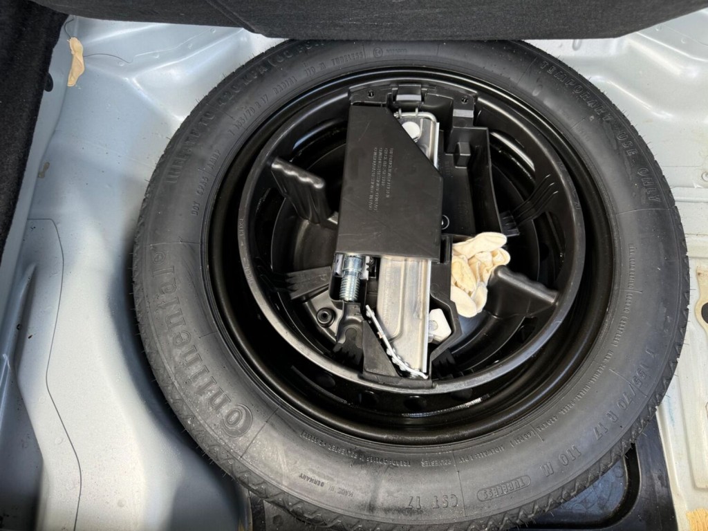 MERCEDES-BENZ E CLASS 2.1 E220 CDI BlueEfficiency Avantgarde Tiptronic Euro 5 4dr 2010