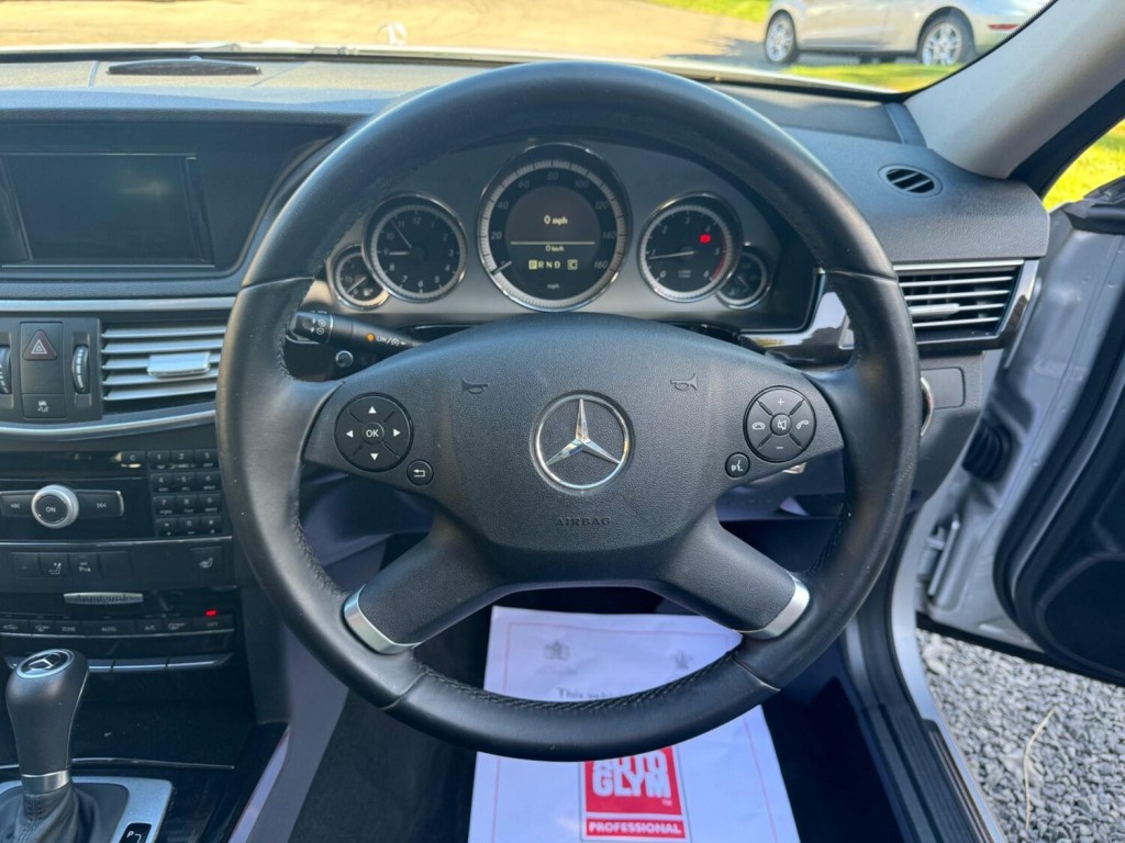 MERCEDES-BENZ E CLASS 2.1 E220 CDI BlueEfficiency Avantgarde Tiptronic Euro 5 4dr 2010