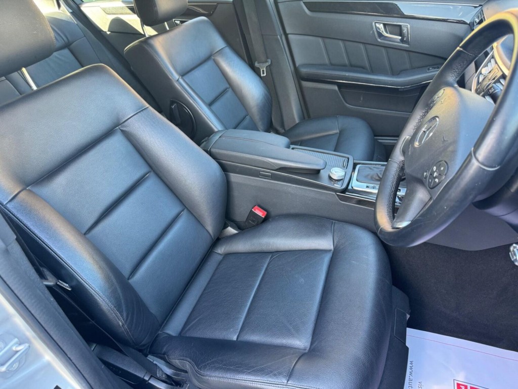 MERCEDES-BENZ E CLASS 2.1 E220 CDI BlueEfficiency Avantgarde Tiptronic Euro 5 4dr 2010