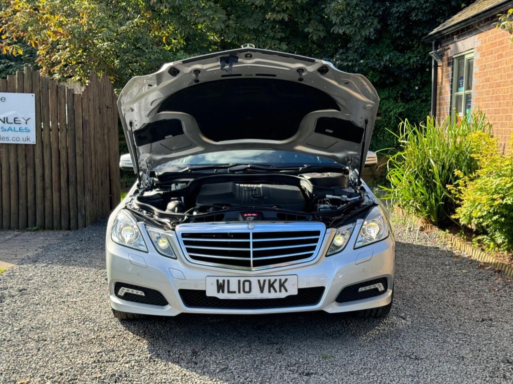 MERCEDES-BENZ E CLASS 2.1 E220 CDI BlueEfficiency Avantgarde Tiptronic Euro 5 4dr 2010