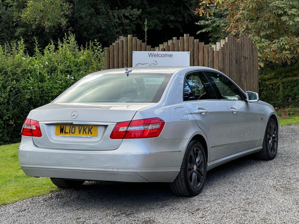 MERCEDES-BENZ E CLASS 2.1 E220 CDI BlueEfficiency Avantgarde Tiptronic Euro 5 4dr 2010