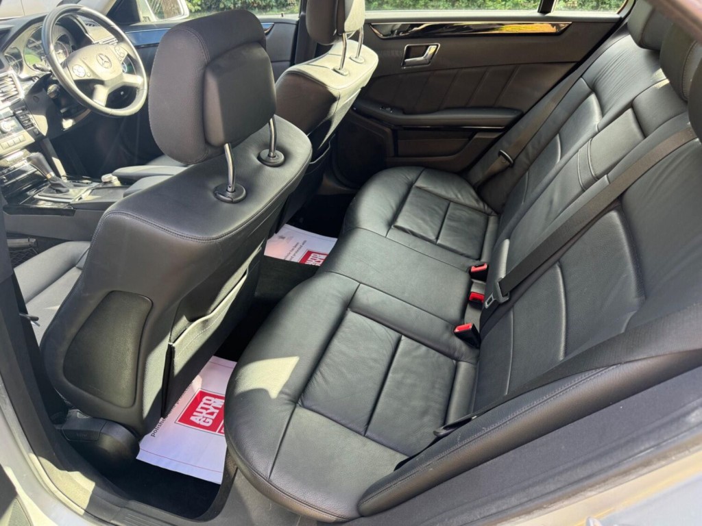 MERCEDES-BENZ E CLASS 2.1 E220 CDI BlueEfficiency Avantgarde Tiptronic Euro 5 4dr 2010