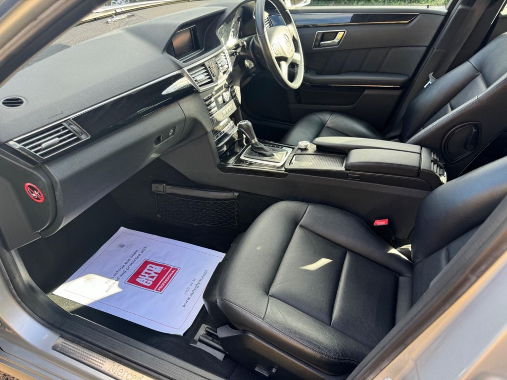 MERCEDES-BENZ E CLASS 2.1 E220 CDI BlueEfficiency Avantgarde Tiptronic Euro 5 4dr 2010