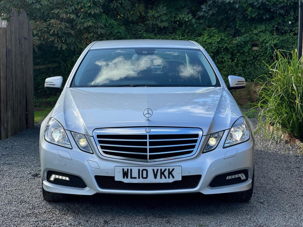 MERCEDES-BENZ E CLASS 2.1 E220 CDI BlueEfficiency Avantgarde Tiptronic Euro 5 4dr 2010