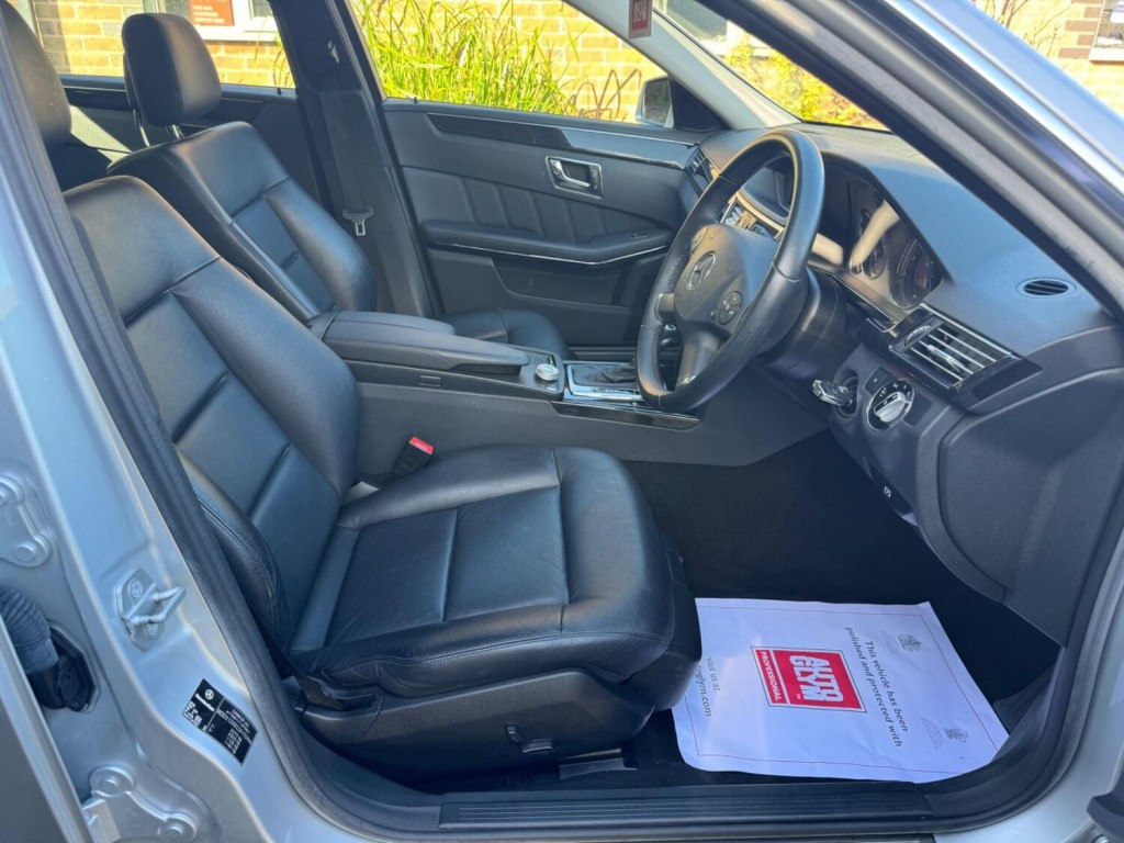 MERCEDES-BENZ E CLASS 2.1 E220 CDI BlueEfficiency Avantgarde Tiptronic Euro 5 4dr 2010