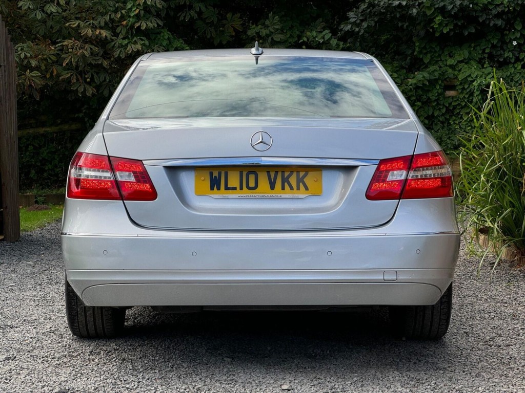 MERCEDES-BENZ E CLASS 2.1 E220 CDI BlueEfficiency Avantgarde Tiptronic Euro 5 4dr 2010
