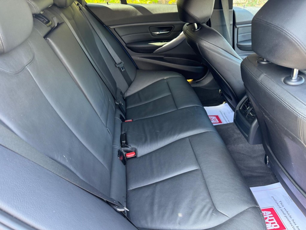 BMW 3 SERIES 2.0 320d M Sport Touring Auto Euro 5 (s/s) 5dr 2012