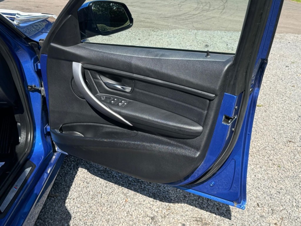 BMW 3 SERIES 2.0 320d M Sport Touring Auto Euro 5 (s/s) 5dr 2012