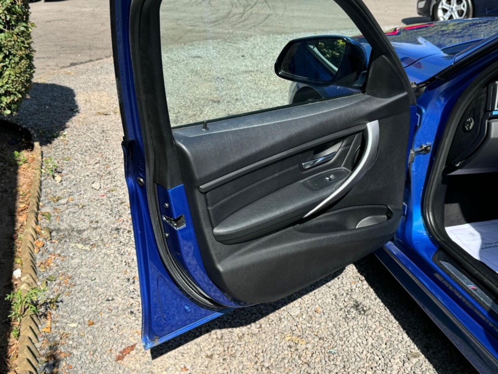 BMW 3 SERIES 2.0 320d M Sport Touring Auto Euro 5 (s/s) 5dr 2012