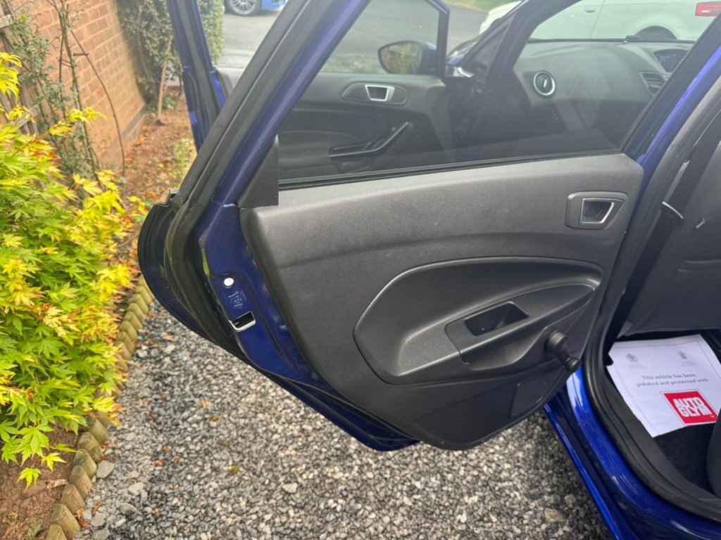 FORD FIESTA 1.0T EcoBoost Titanium Euro 6 (s/s) 5dr 2015