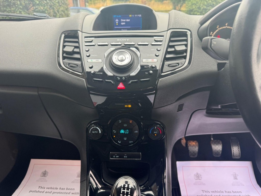 FORD FIESTA 1.0T EcoBoost Titanium Euro 6 (s/s) 5dr 2015