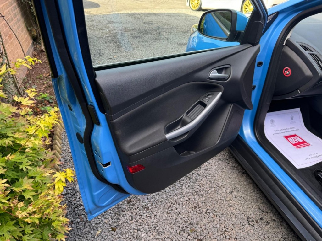 FORD FOCUS 1.0T EcoBoost Zetec Euro 6 (s/s) 5dr 2016