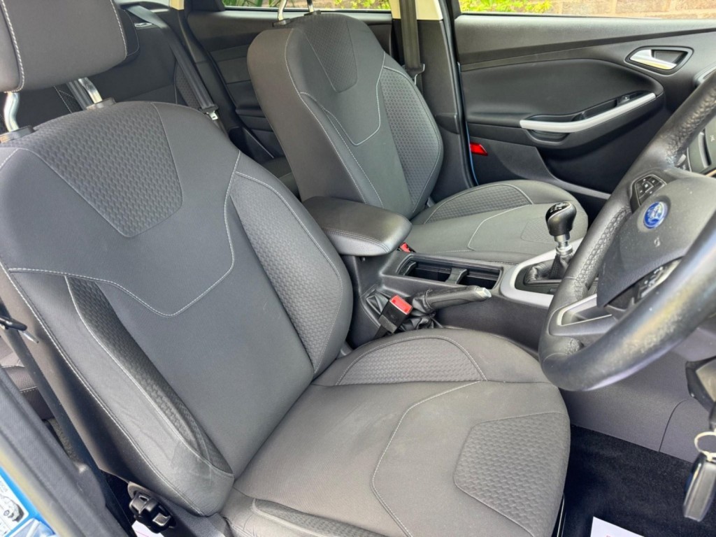 FORD FOCUS 1.0T EcoBoost Zetec Euro 6 (s/s) 5dr 2016