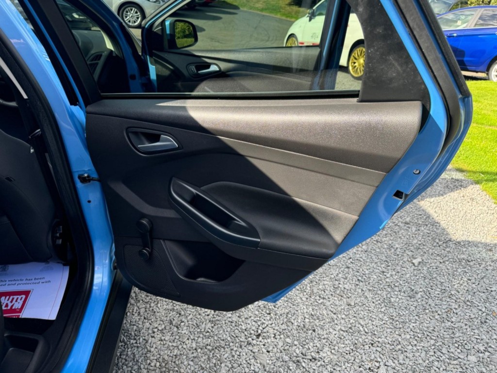 FORD FOCUS 1.0T EcoBoost Zetec Euro 6 (s/s) 5dr 2016