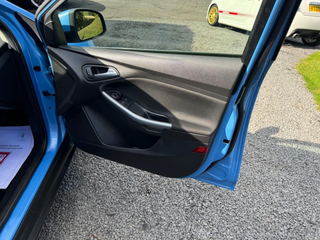 FORD FOCUS 1.0T EcoBoost Zetec Euro 6 (s/s) 5dr 2016