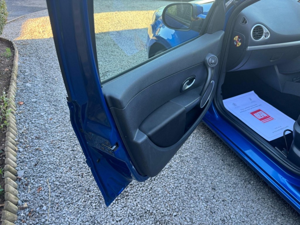 RENAULT CLIO 1.2 Dynamique Euro 4 5dr 2009