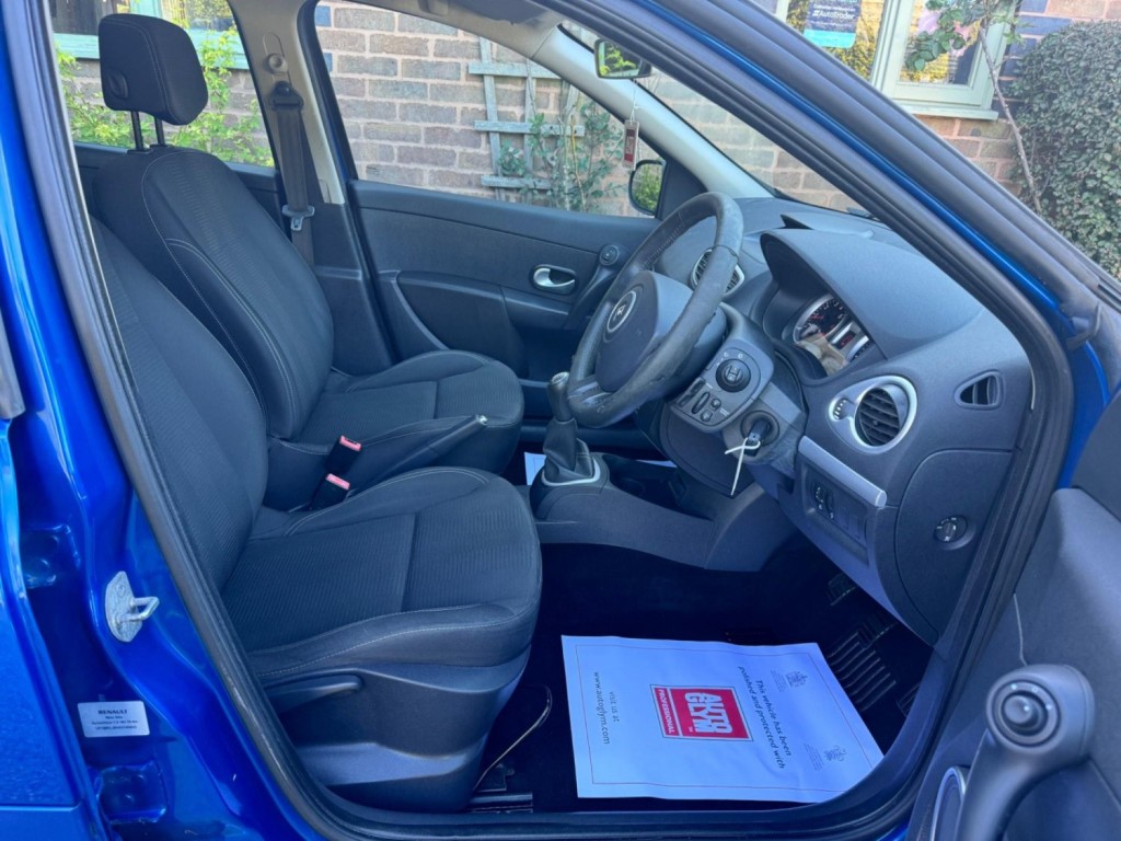 RENAULT CLIO 1.2 Dynamique Euro 4 5dr 2009