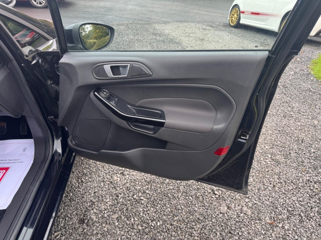 FORD FIESTA 1.0T EcoBoost Titanium Euro 5 (s/s) 5dr 2014