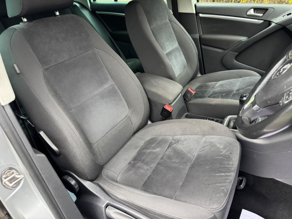 VOLKSWAGEN TIGUAN 2.0 TDI BlueMotion Tech Match 4WD Euro 5 (s/s) 5dr 2014