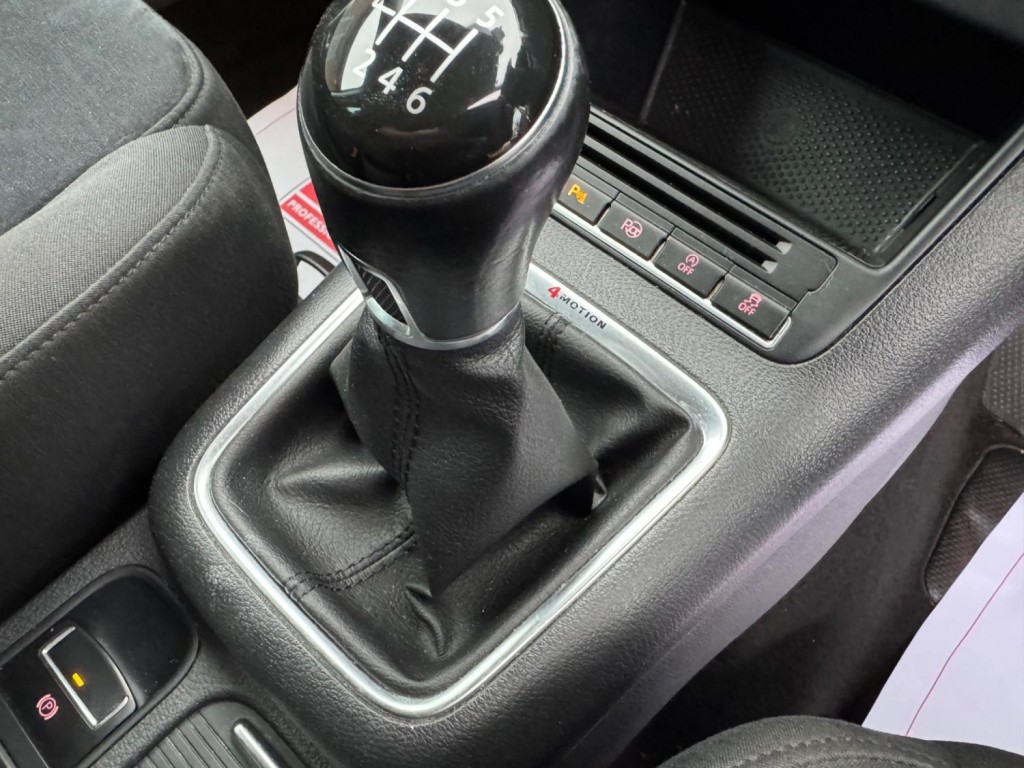 VOLKSWAGEN TIGUAN 2.0 TDI BlueMotion Tech Match 4WD Euro 5 (s/s) 5dr 2014