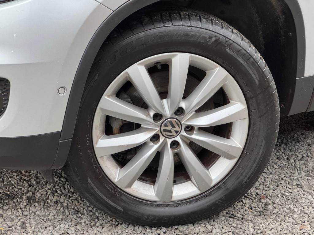 VOLKSWAGEN TIGUAN 2.0 TDI BlueMotion Tech Match 4WD Euro 5 (s/s) 5dr 2014