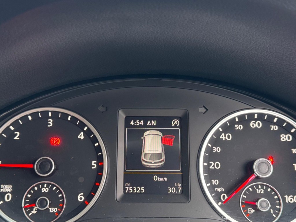 VOLKSWAGEN TIGUAN 2.0 TDI BlueMotion Tech Match 4WD Euro 5 (s/s) 5dr 2014