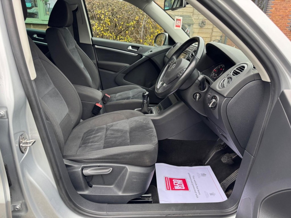 VOLKSWAGEN TIGUAN 2.0 TDI BlueMotion Tech Match 4WD Euro 5 (s/s) 5dr 2014