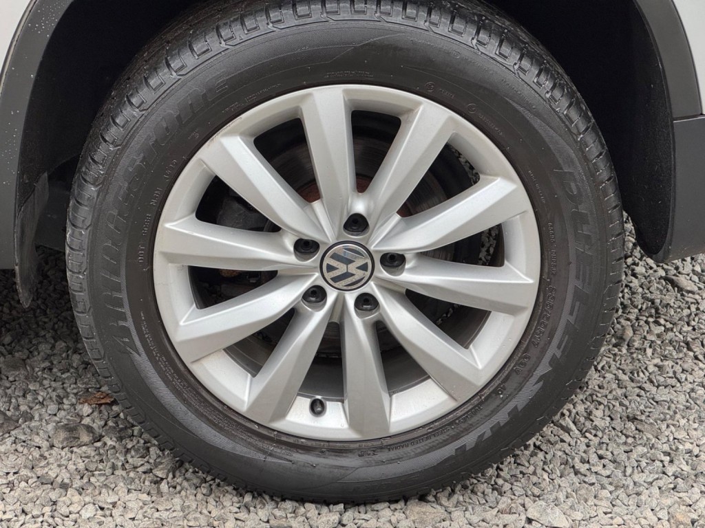 VOLKSWAGEN TIGUAN 2.0 TDI BlueMotion Tech Match 4WD Euro 5 (s/s) 5dr 2014