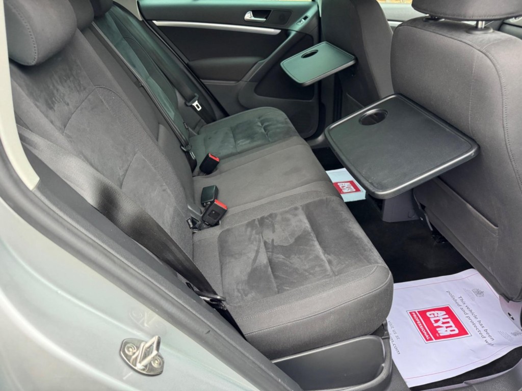 VOLKSWAGEN TIGUAN 2.0 TDI BlueMotion Tech Match 4WD Euro 5 (s/s) 5dr 2014